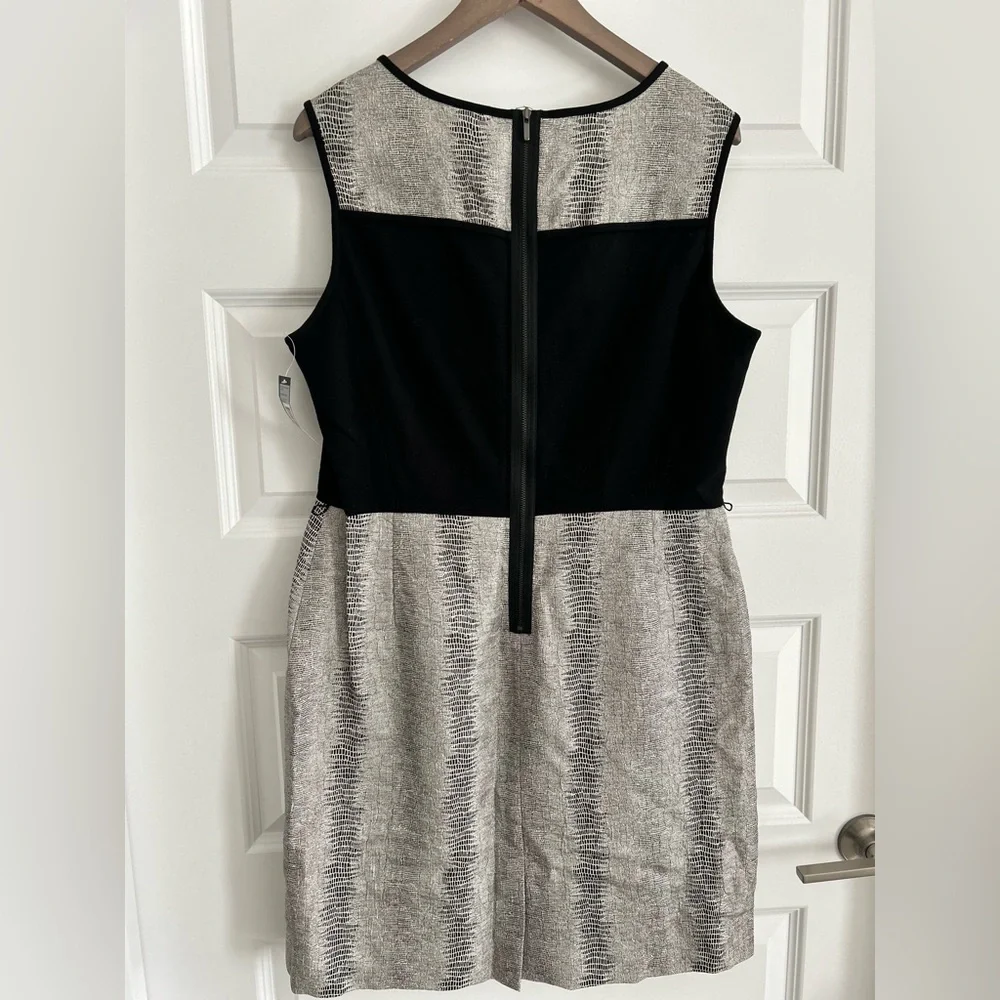 Tahari Faux Snake Dress Cream Black Size 14P Petite